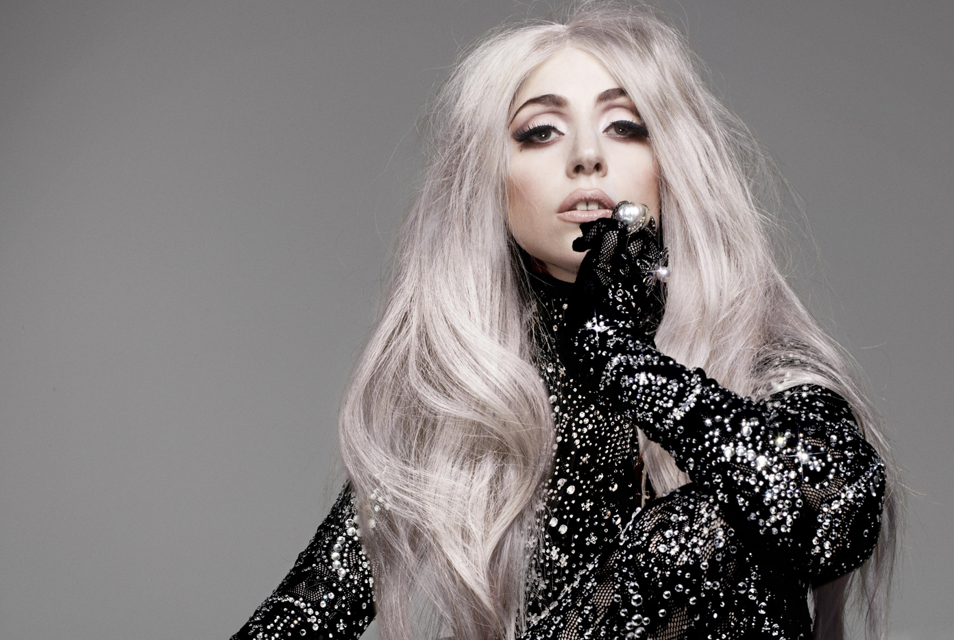 Lady Gaga publicará "Chromatica" el próximo 29 de mayo
