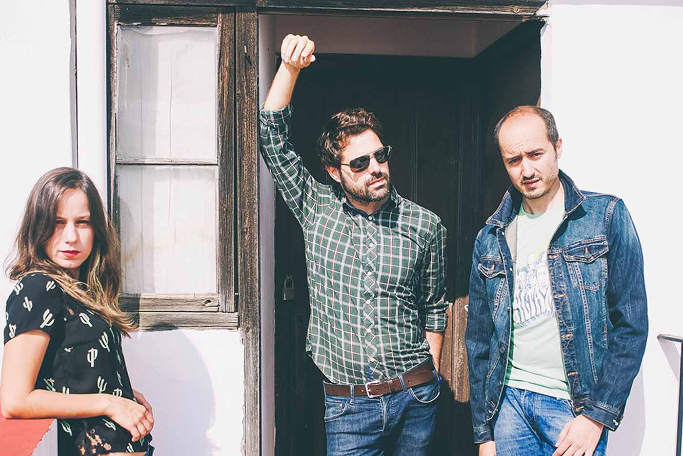 Una Nueva Dimensión, recopilatorio de bandas emergentes