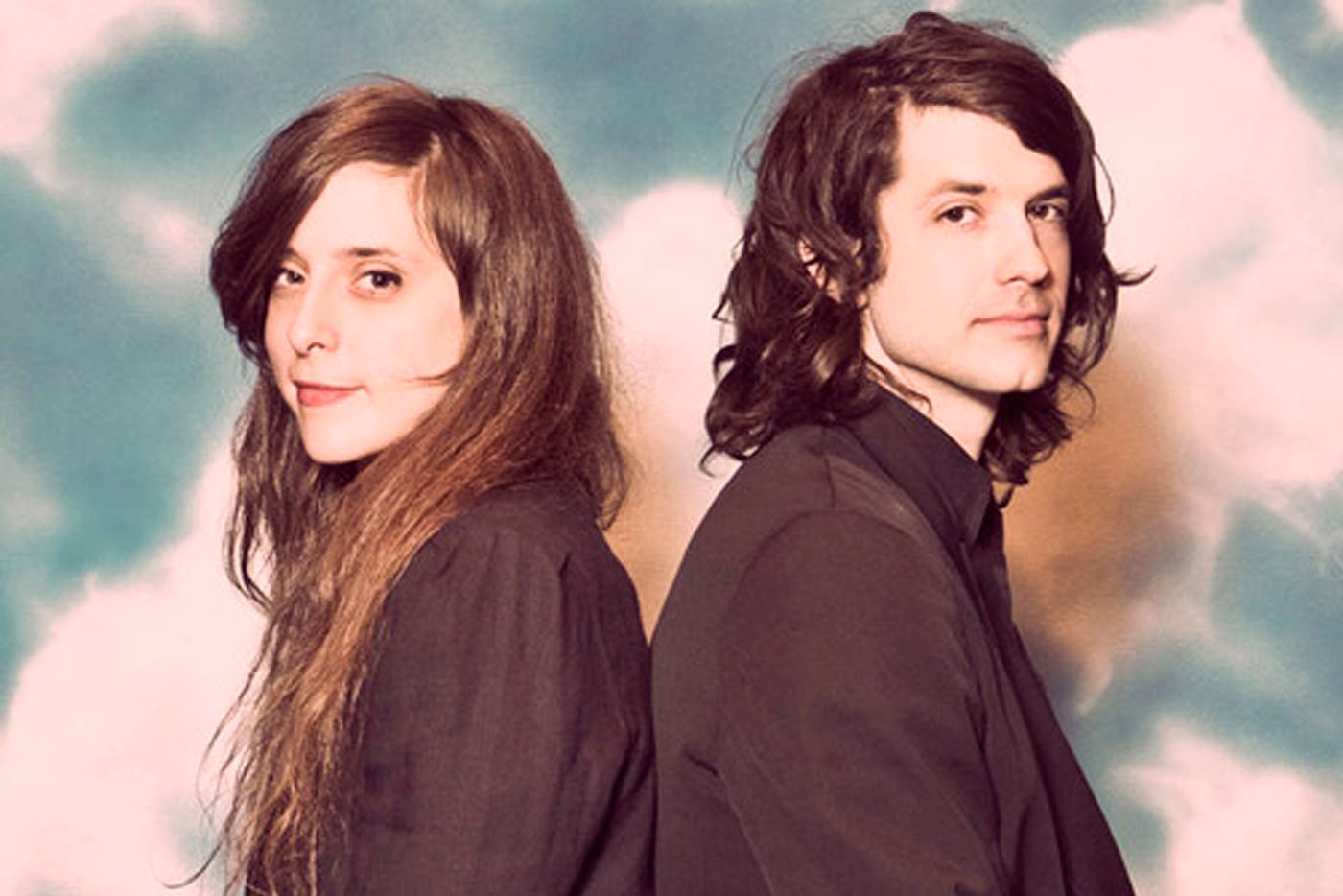 Beach House versiona "Undonde -- The Sweater Song" de Weezer