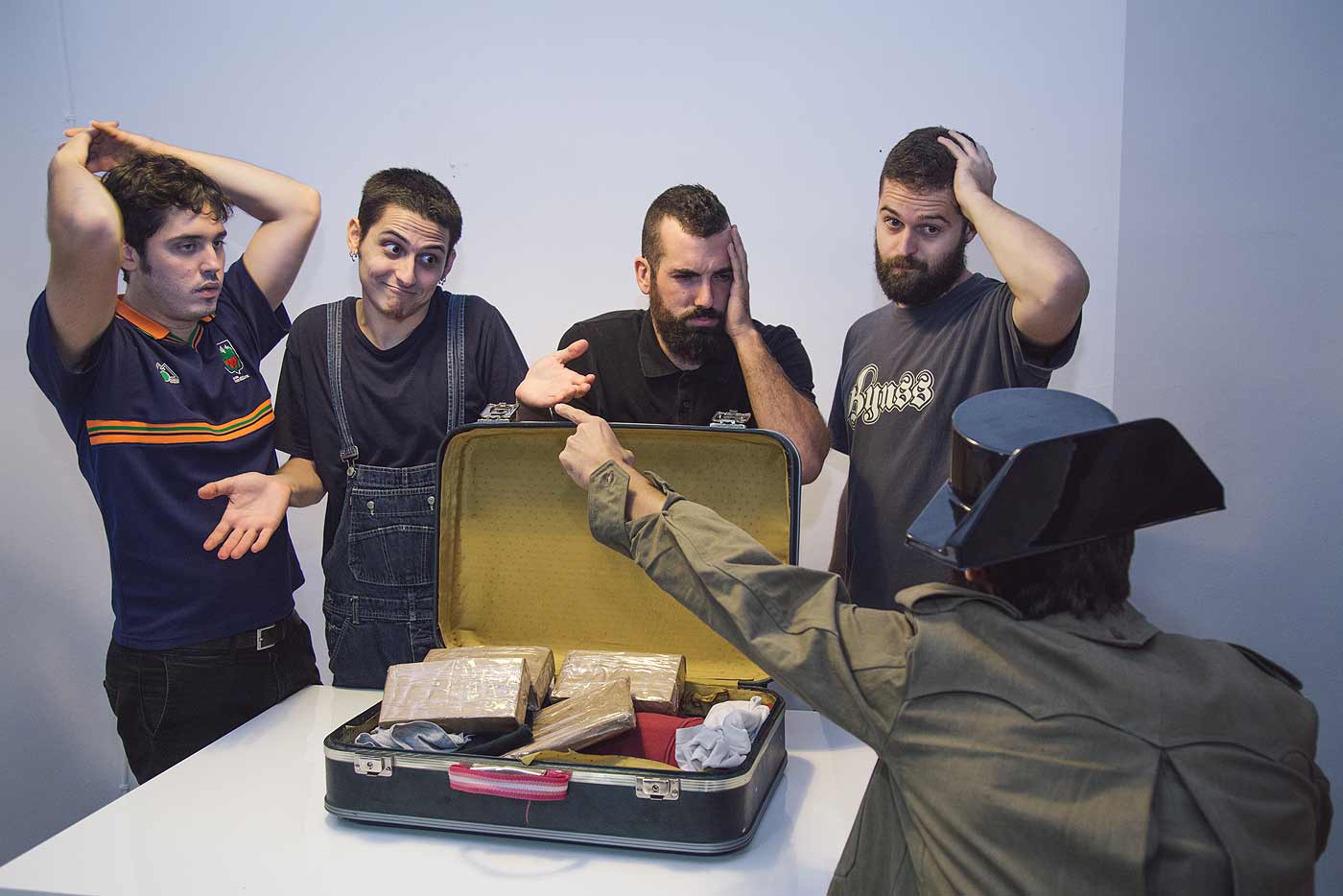 Estrenamos "Estudias, navajas", lo nuevo de Perro