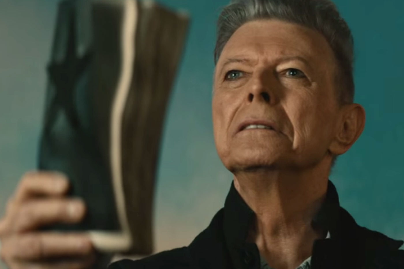 David Bowie vuelve por todo lo alto con "Blackstar"