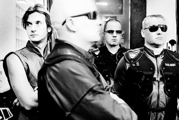 Front 242 cierran su trayectoria en directo con “Black Out”