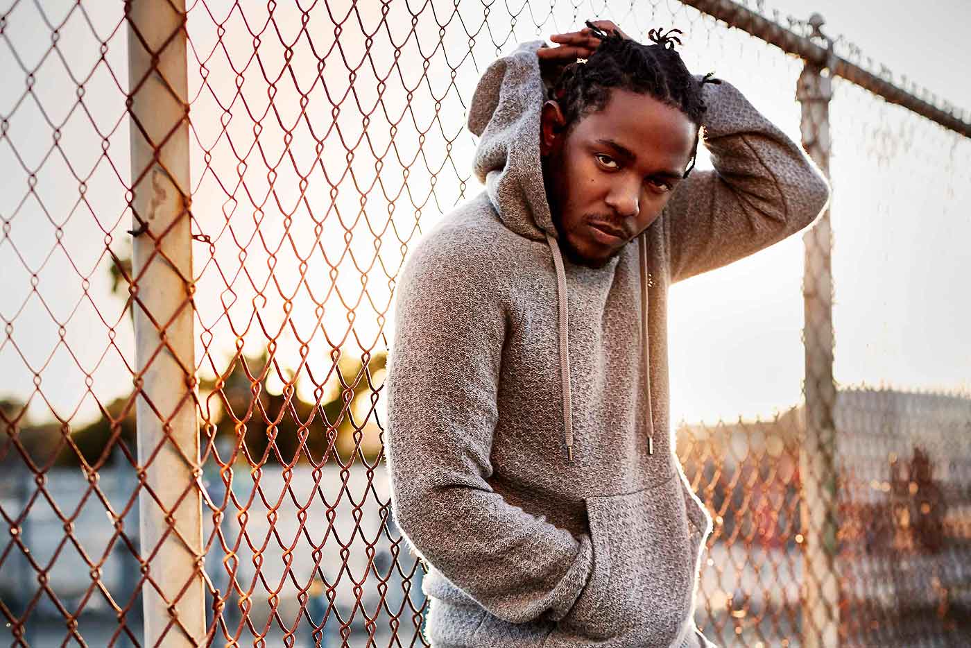 Kendrick Lamar se une a Busta Rhymes en "Look Over Your Shoulder"