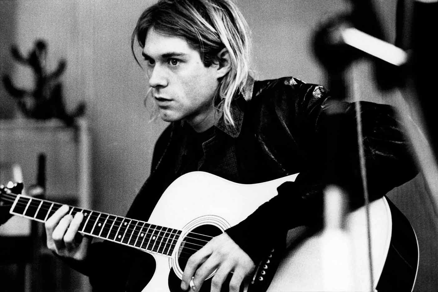 130 mil euros por el cárdigan de Kurt Cobain