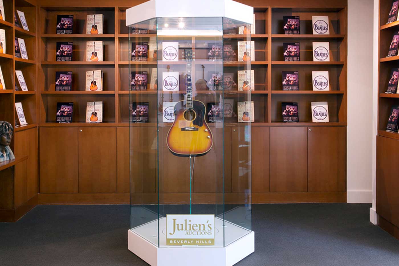 Aclam Guitars diseñan el soporte para la guitarra de John Lennon
