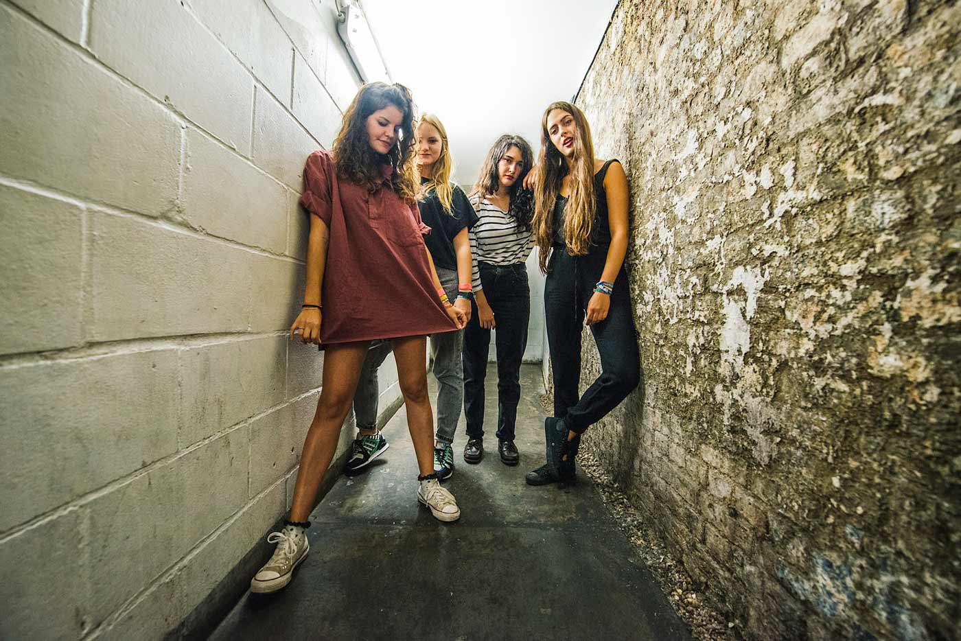 Escucha ya el debut de Hinds