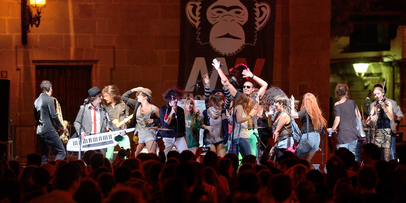 Los monetes se mudan a Sevilla