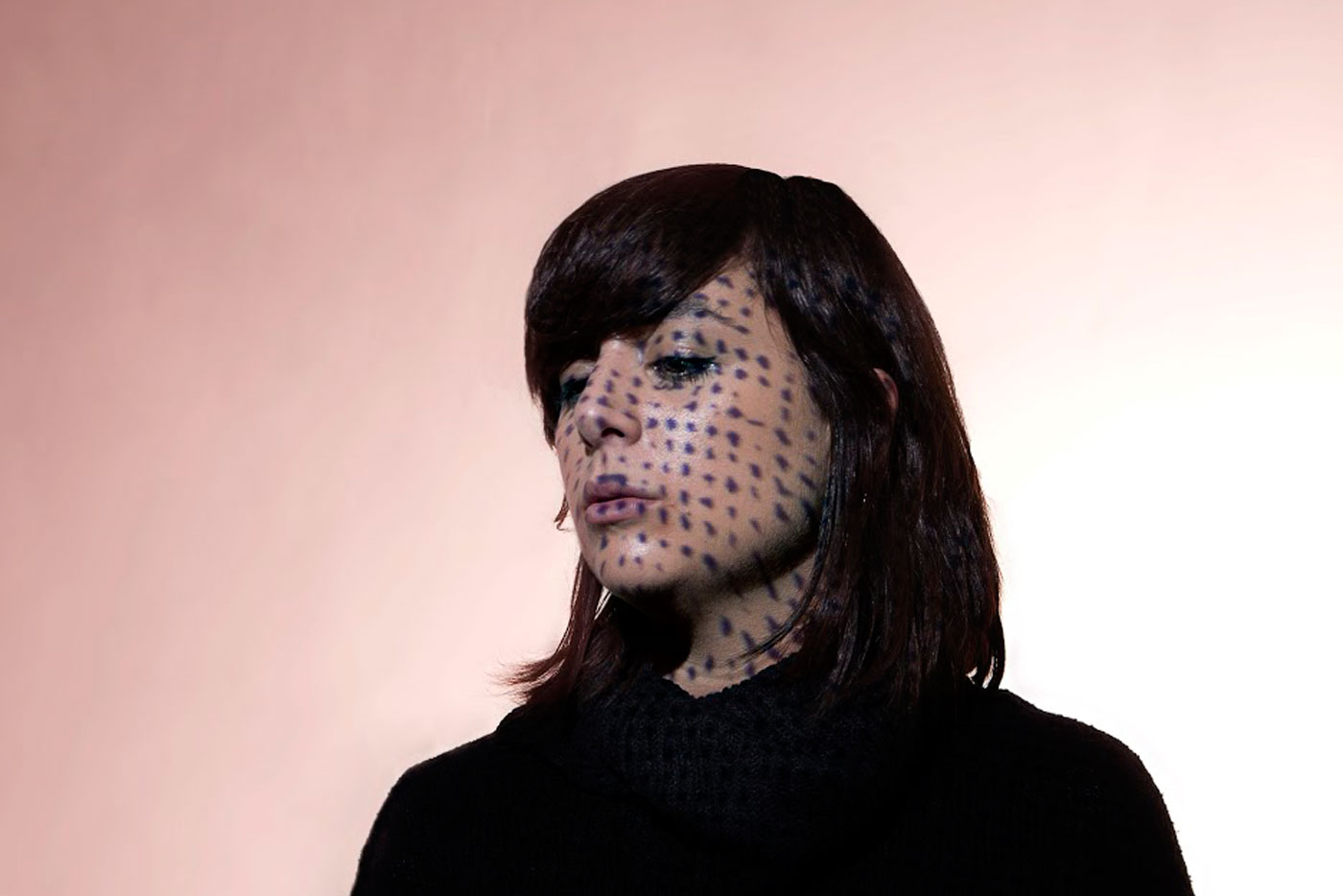 Escucha "Night Thoughts", el LP de debut de Carla