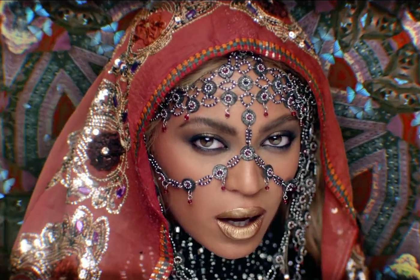 Coldplay y Beyoncé en la India en su nuevo clip