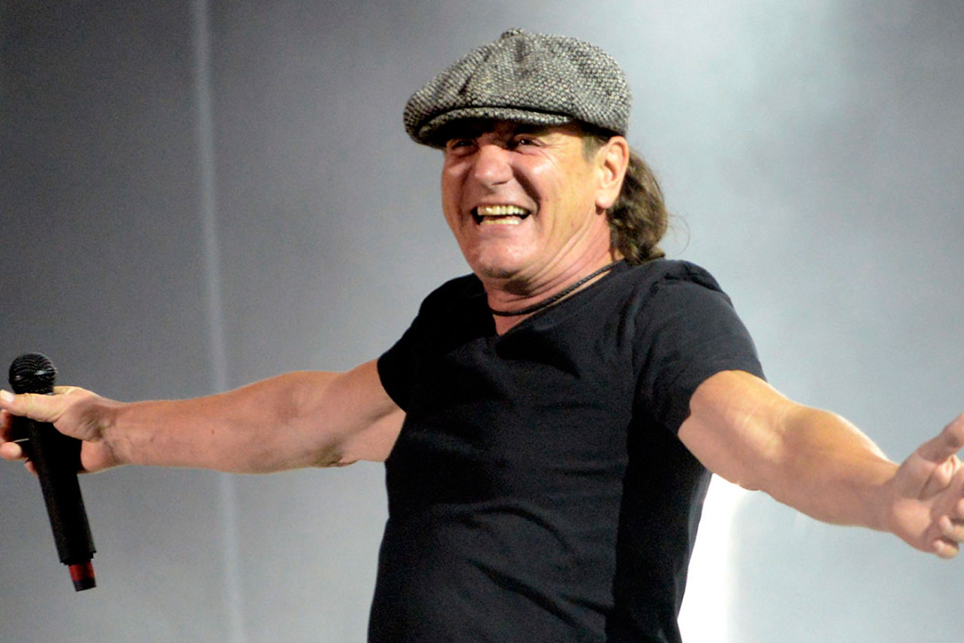 La sordera de Brian Johnson (AC/DC) podría forzar su retirada