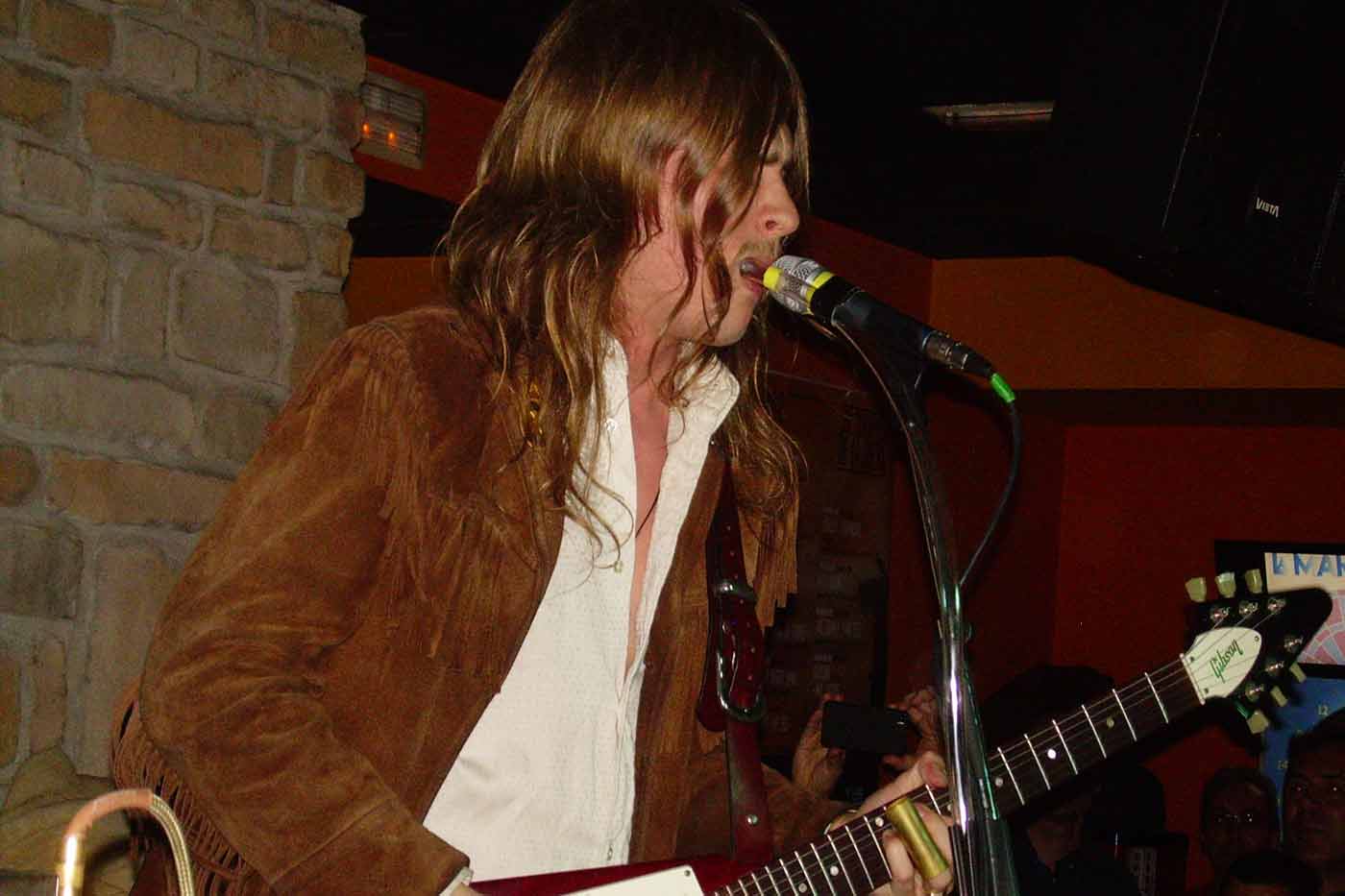 Sudoroso cuerpo a cuerpo