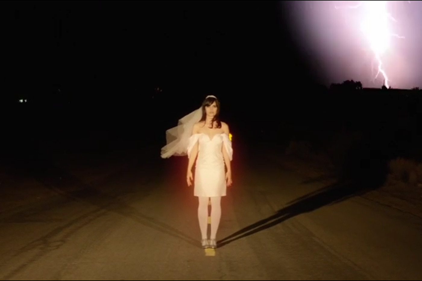 Bat For Lashes estrena "Sunday Love"
