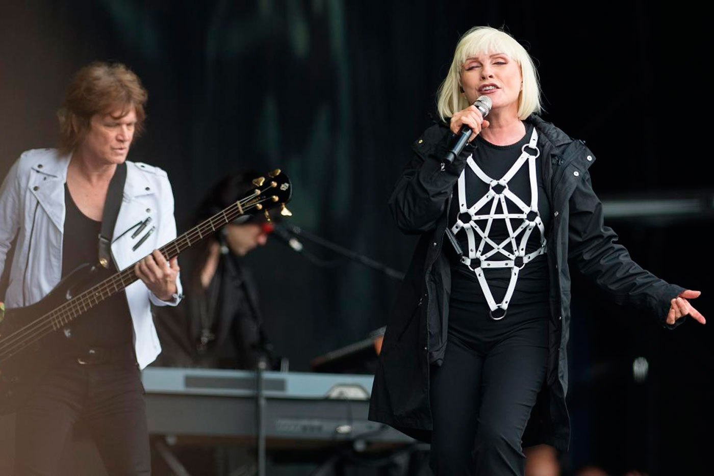 Sia, Johnny Mar y Charli XCX colaboran en lo nuevo de Blondie