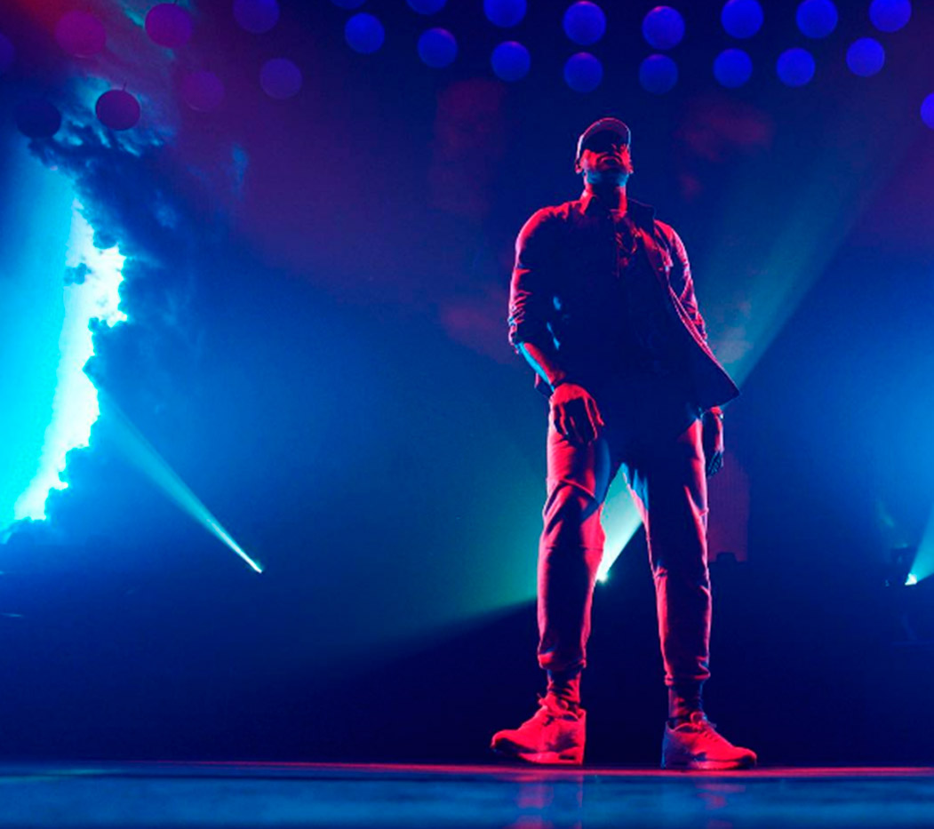 LeBron James se sube al escenario con Drake