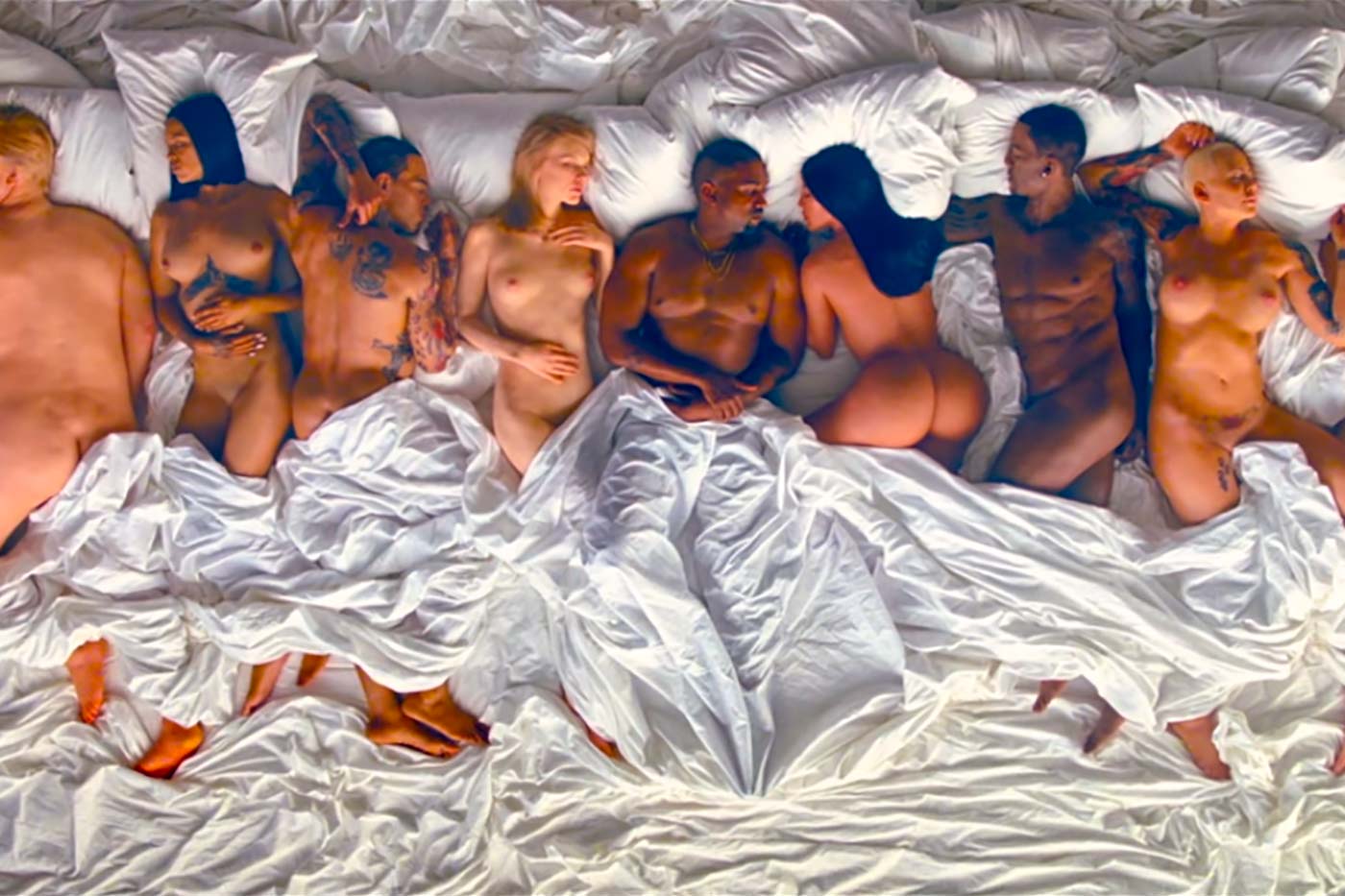 Kanye West presenta una obra de arte basada en el vídeo de "Famous"