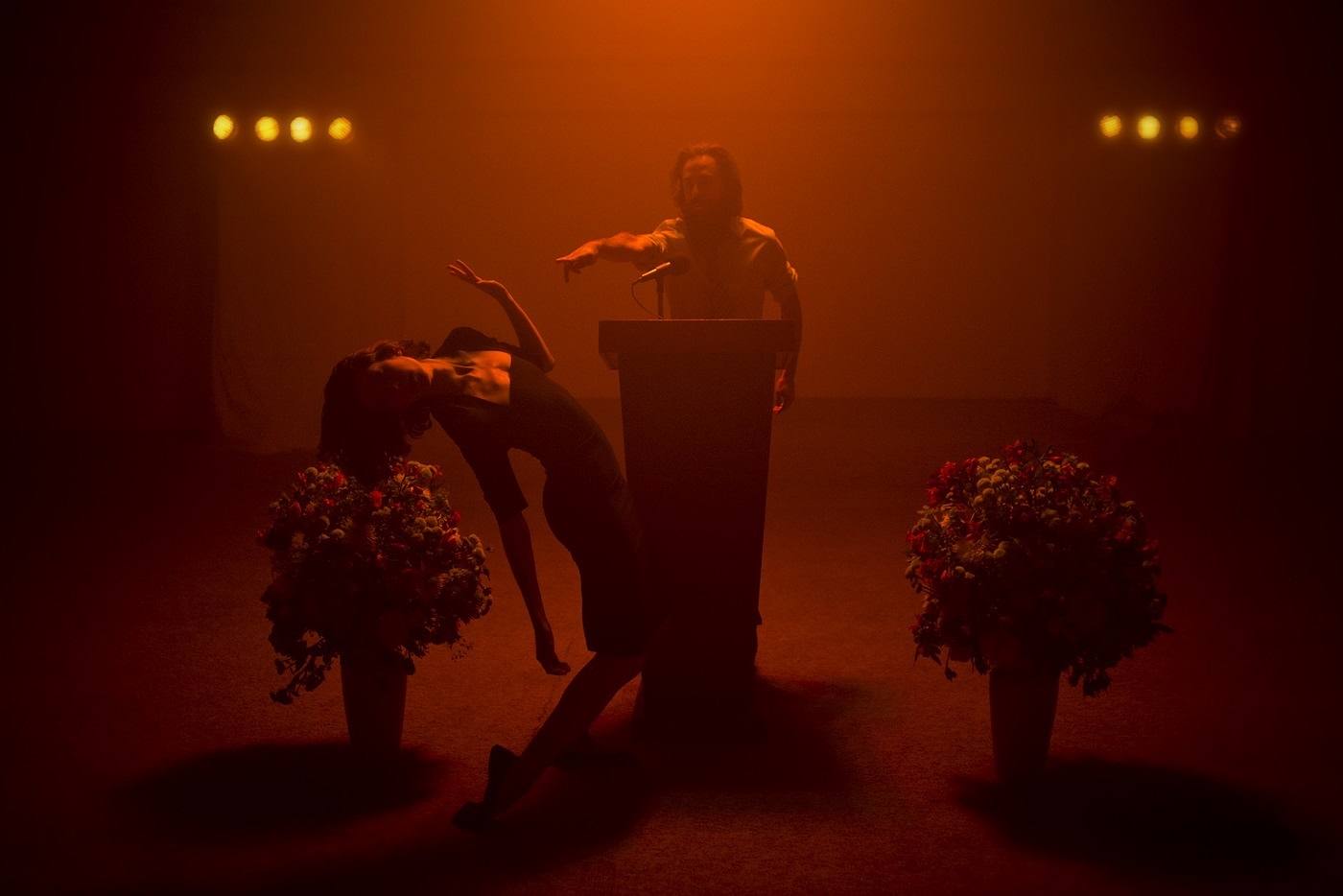 Baile catárquico y ecos de Suicide, el nuevo videoclip de Titán
