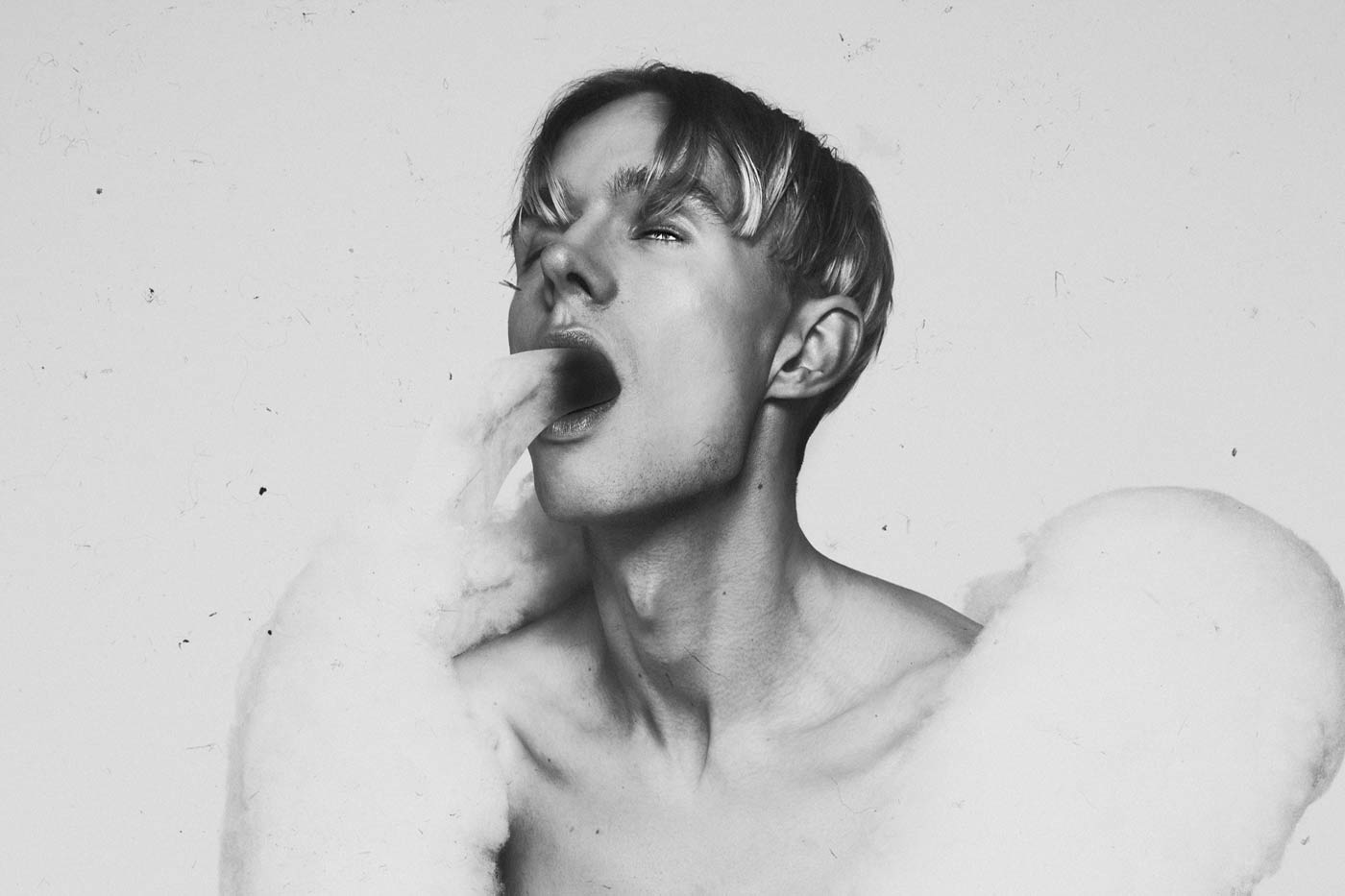 "No soy el típico chico triste que algunos se piensan"