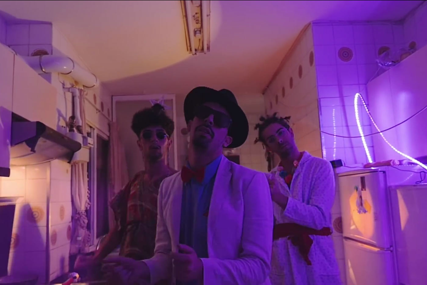 Locoplaya veneran al melón en su nuevo tema