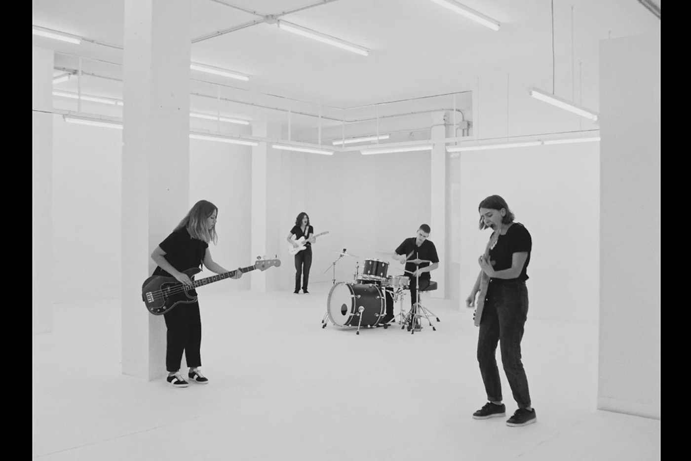 Mourn estrenan el videoclip de "Irrational Friend"