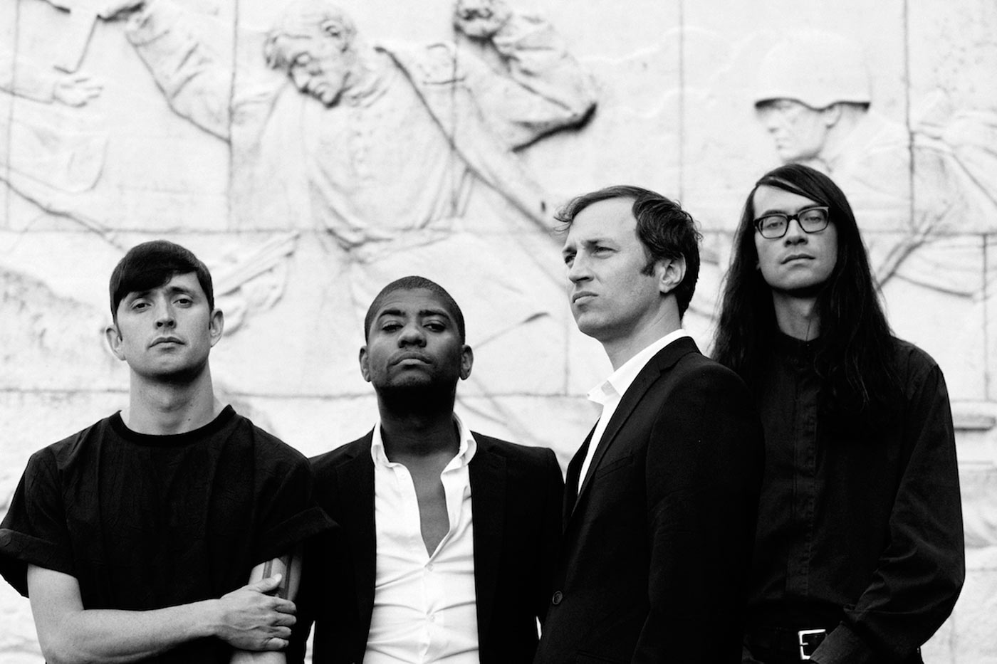 Algiers atacan la brutalidad policial en su nuevo adelanto