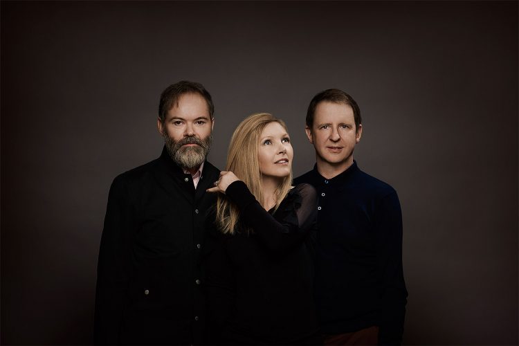 Saint Etienne anuncia nuevo álbum "I've Been Trying To Tell You"
