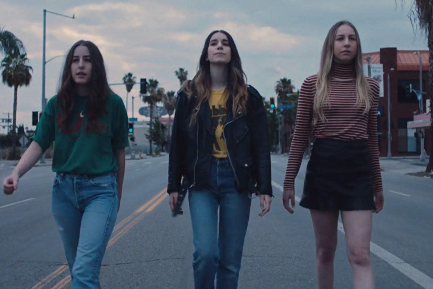 Haim estrenan videoclip para "Want You Back"