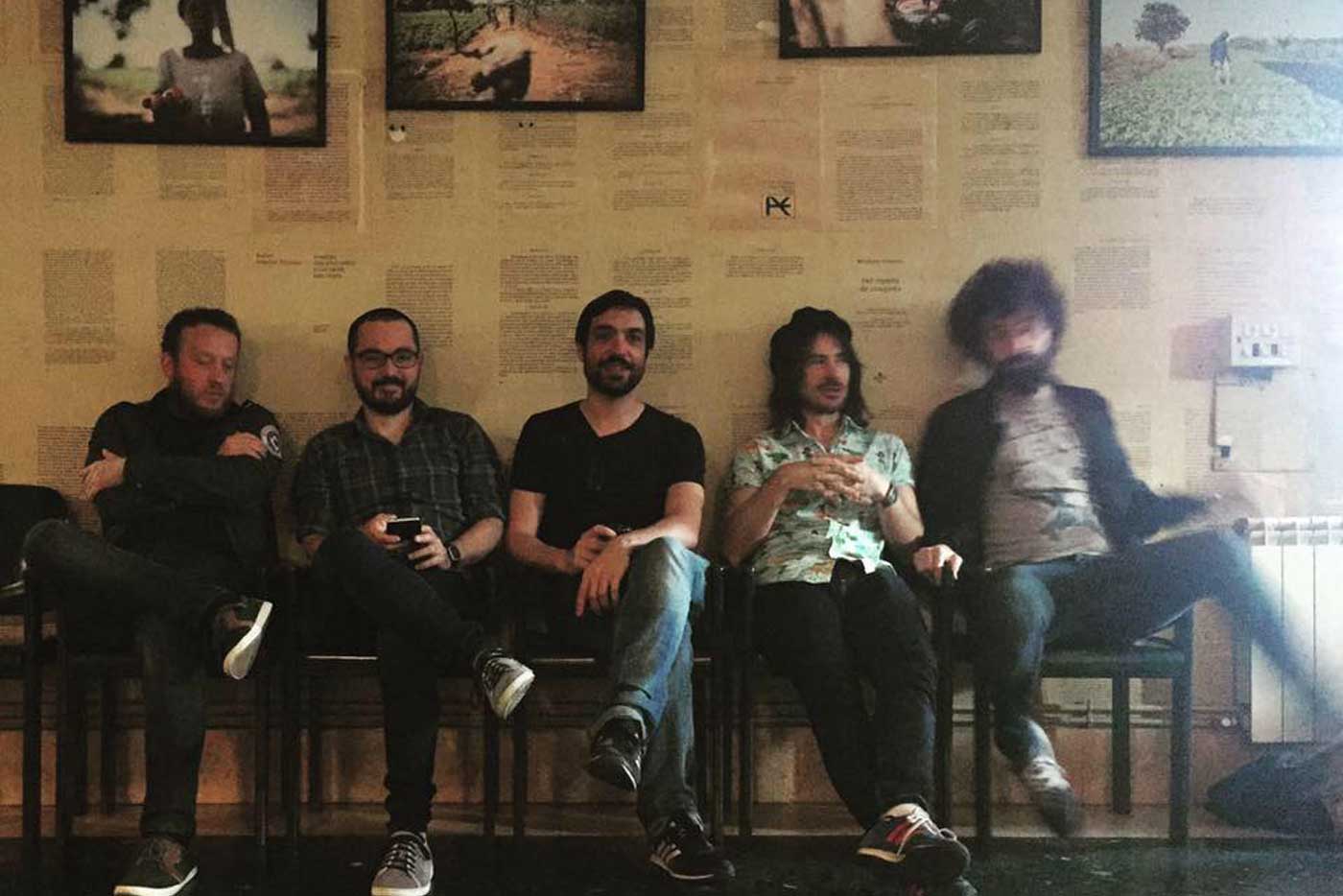 Gerente presenta videoclip adelanto de su LP