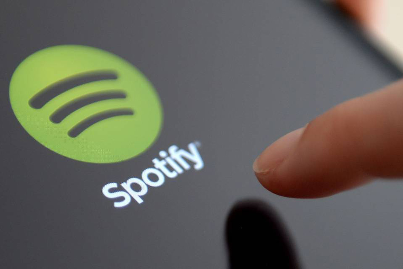Spotify elimina bandas supremacistas blancas de su catálogo