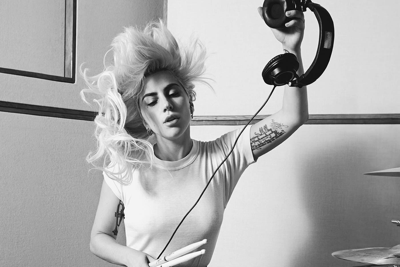 Lady Gaga aplaza su nuevo álbum, "Chromatica", por el coronavirus