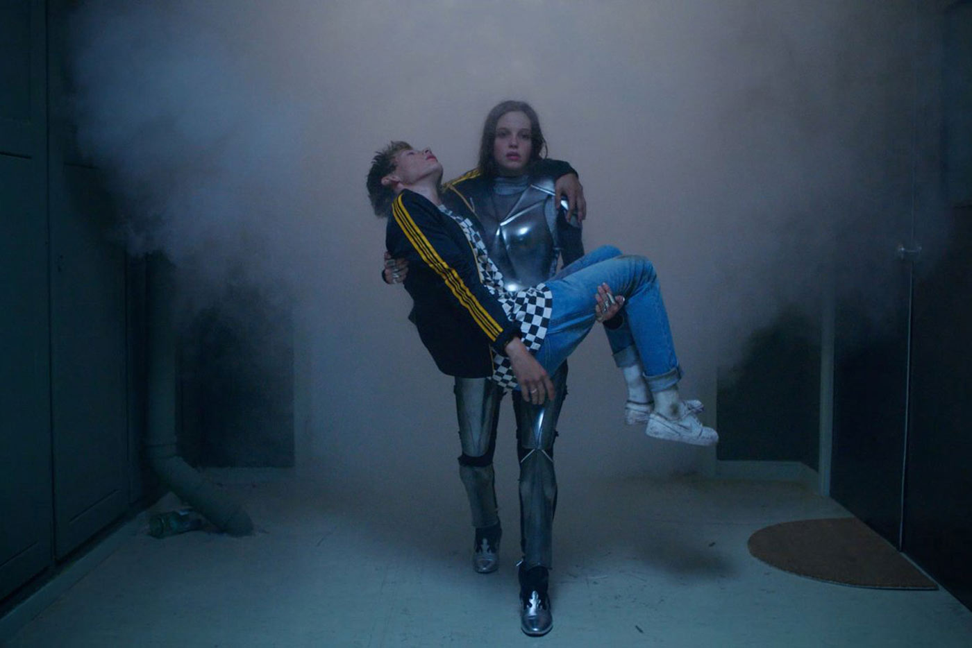 Beck estrena videoclip dirigido por CANADA para "Up All Night"