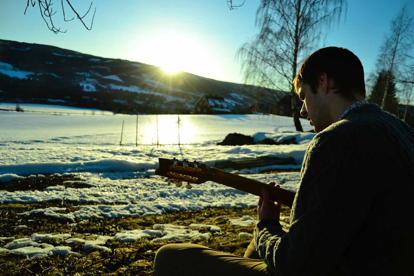“Bluesa jorratzen duen nerabea naizela uste dut askotan”