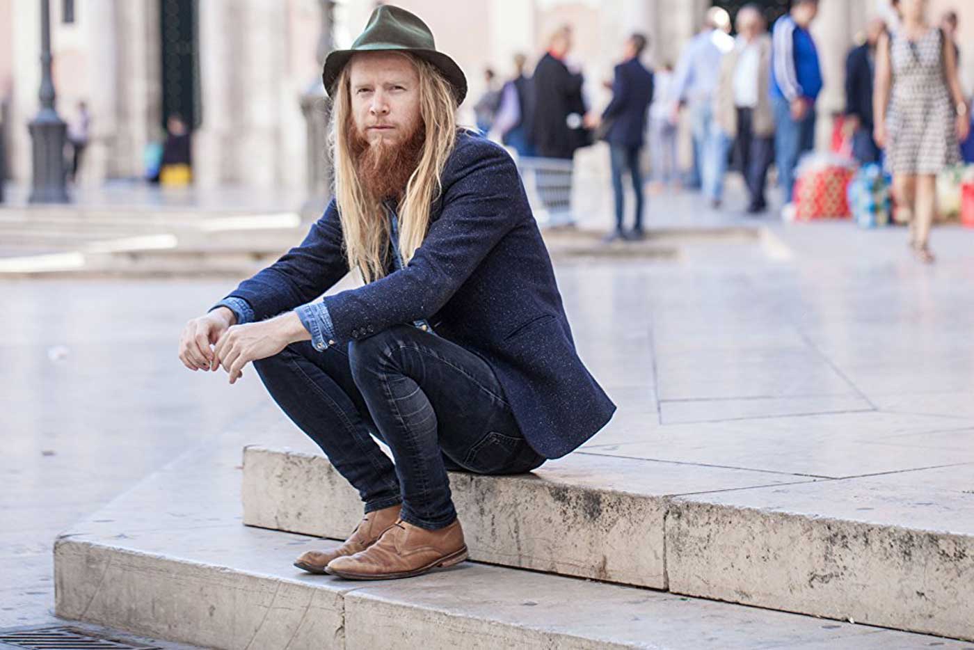 El músico australiano Stu Larsen presenta su nuevo trabajo en Donostia