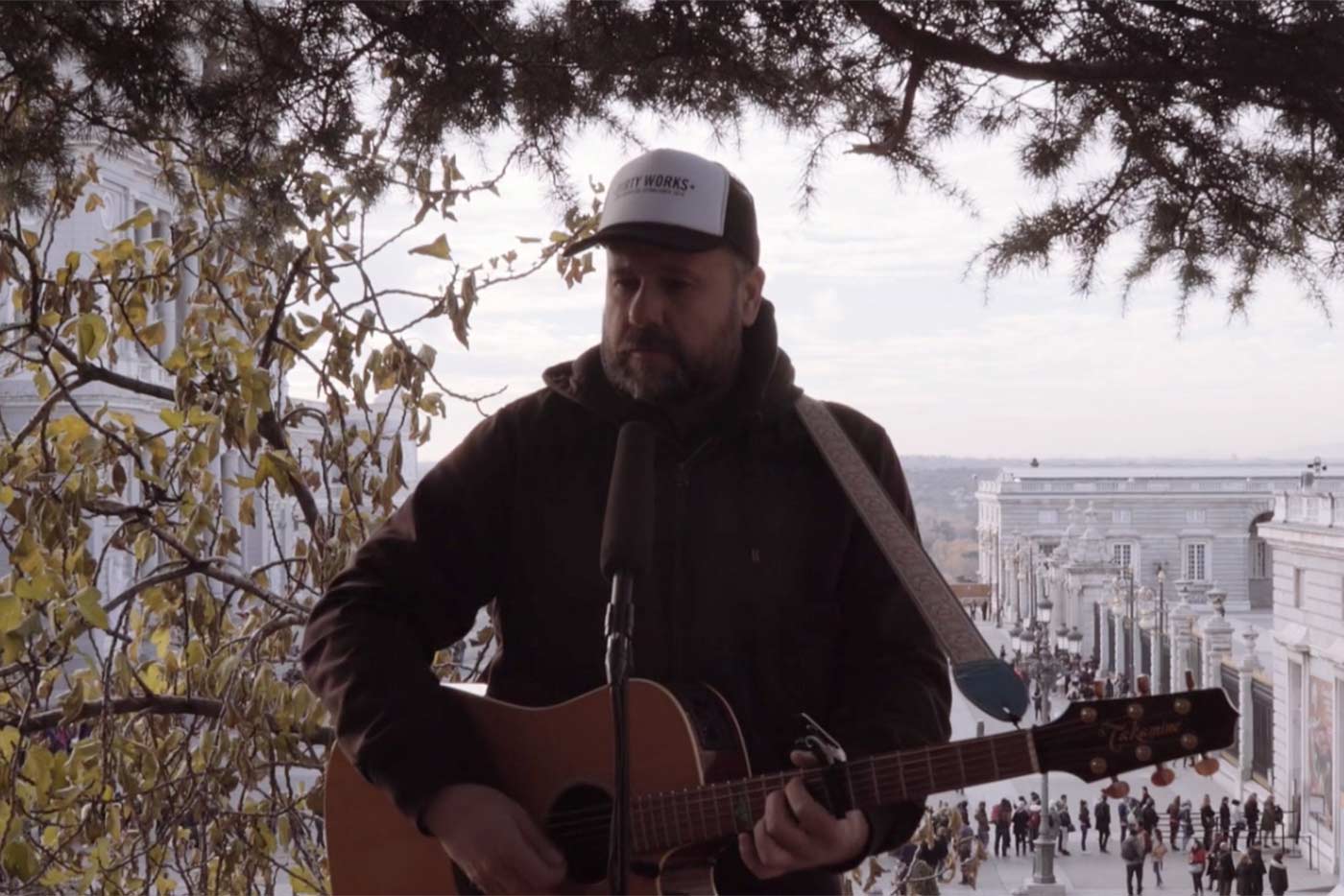 Ricardo Lezón en acústico para Mondo TV
