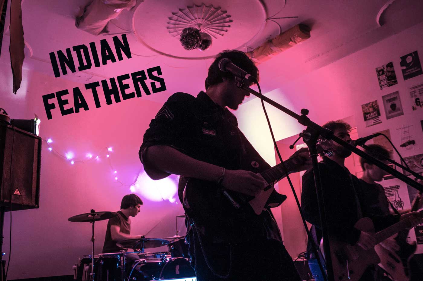 Estrenamos "45 noches", el nuevo EP de los donostiarras Indian Feathers