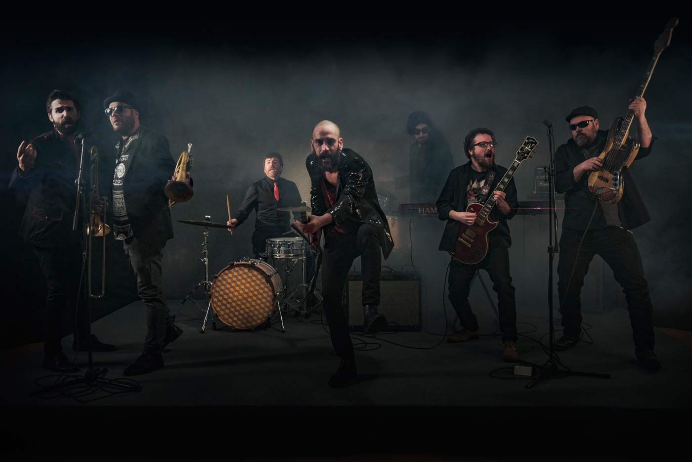 Eskorzo llegan a Barcelona con su "Alerta Canibal"