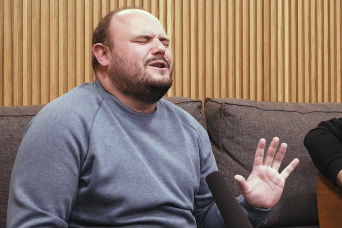 Sale lo nuevo de El Niño de Elche y graba vídeo para MondoTv