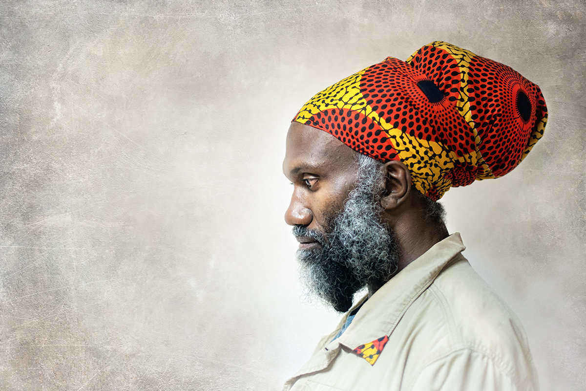 El referente del blues Corey Harris llega a Santander