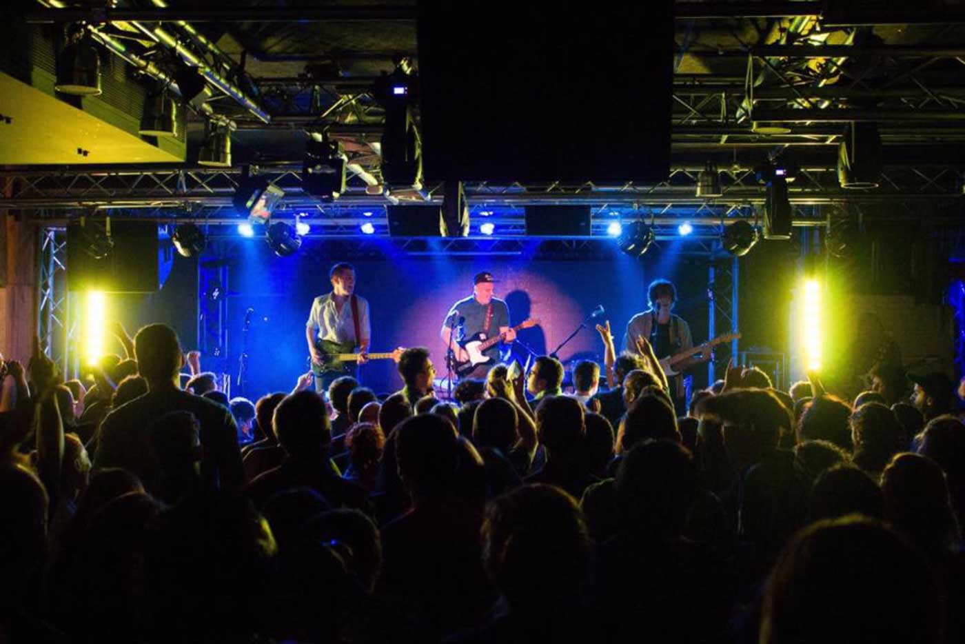 Se prohibe la música en directo en los locales de Santiago