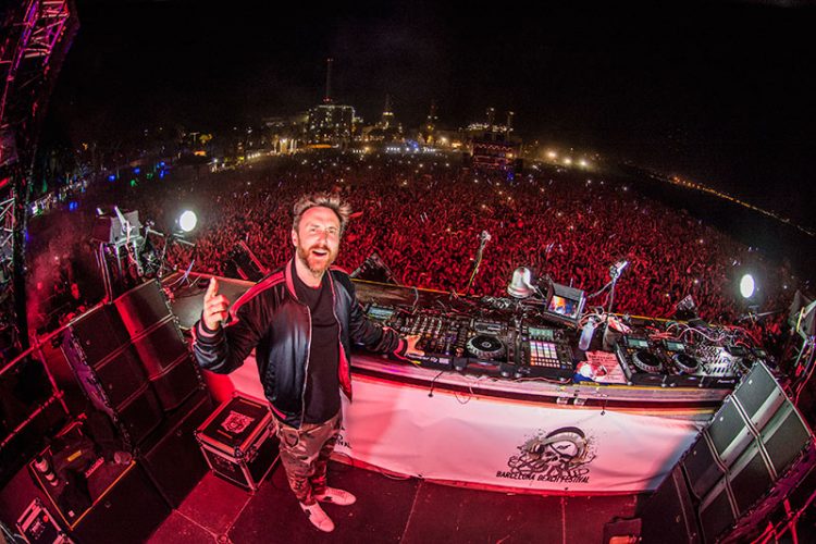 David Guetta ofrecerá una actuación benéfica virtual desde Dubái