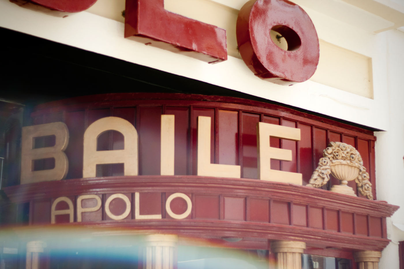 75 años gastando suela en el Apolo