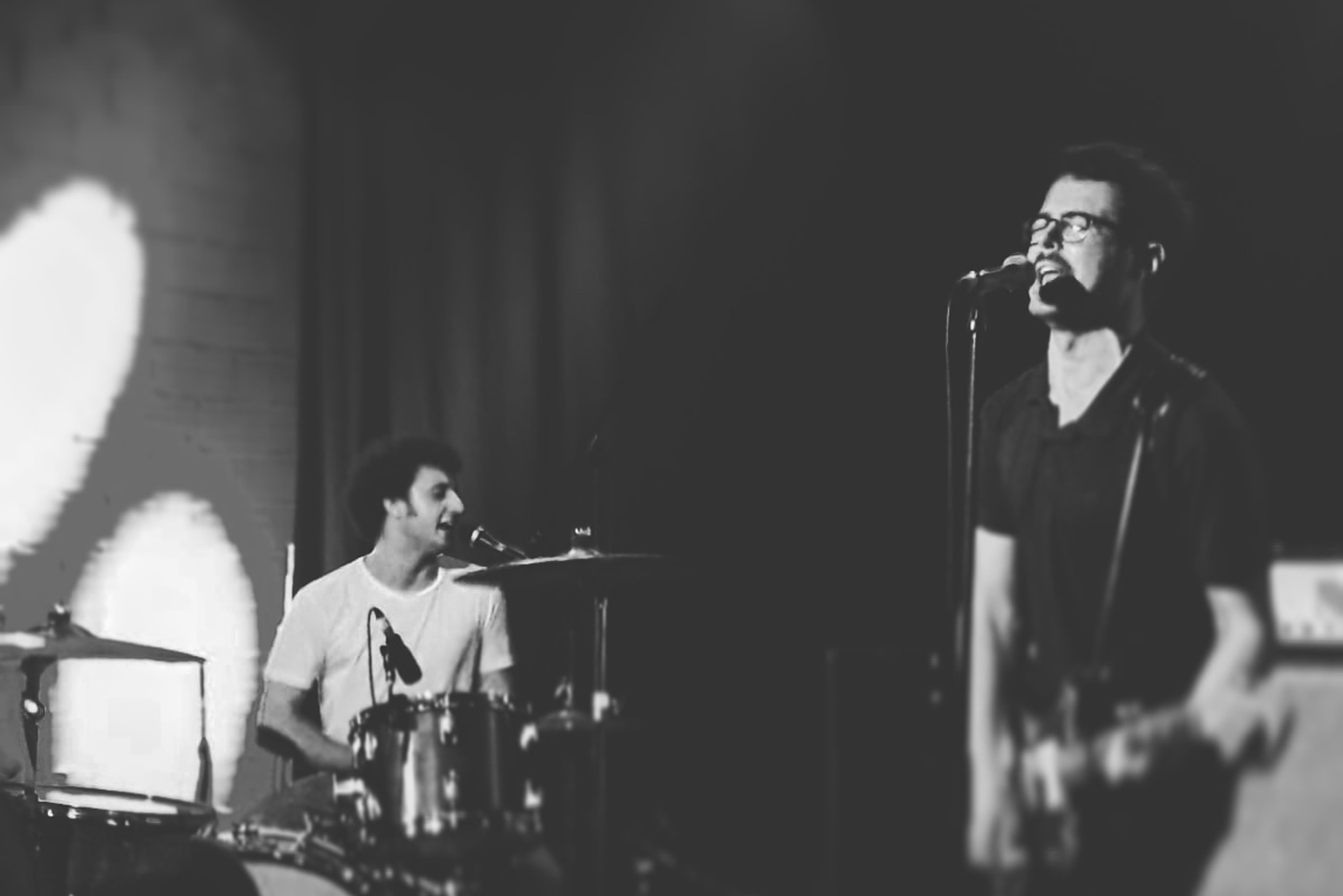 Un adiós muy gritado