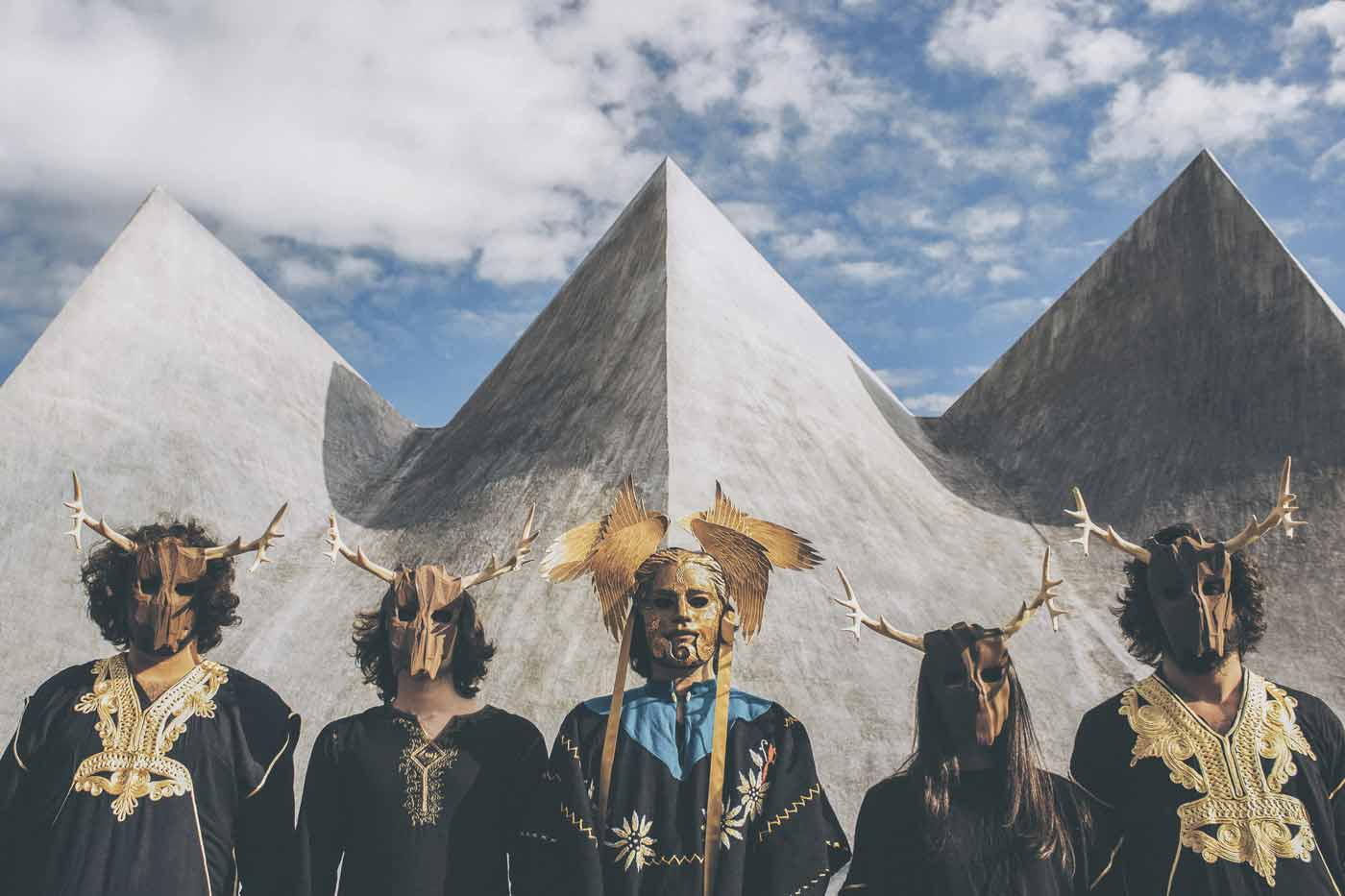 “Siempre estamos flirteando con nuevos moldes en nuestro sonido"