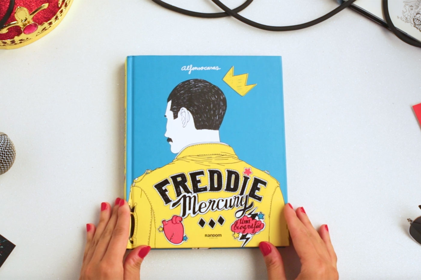 Alfonso Casas ilustra y escribe "Freddie Mercury: una biografía"