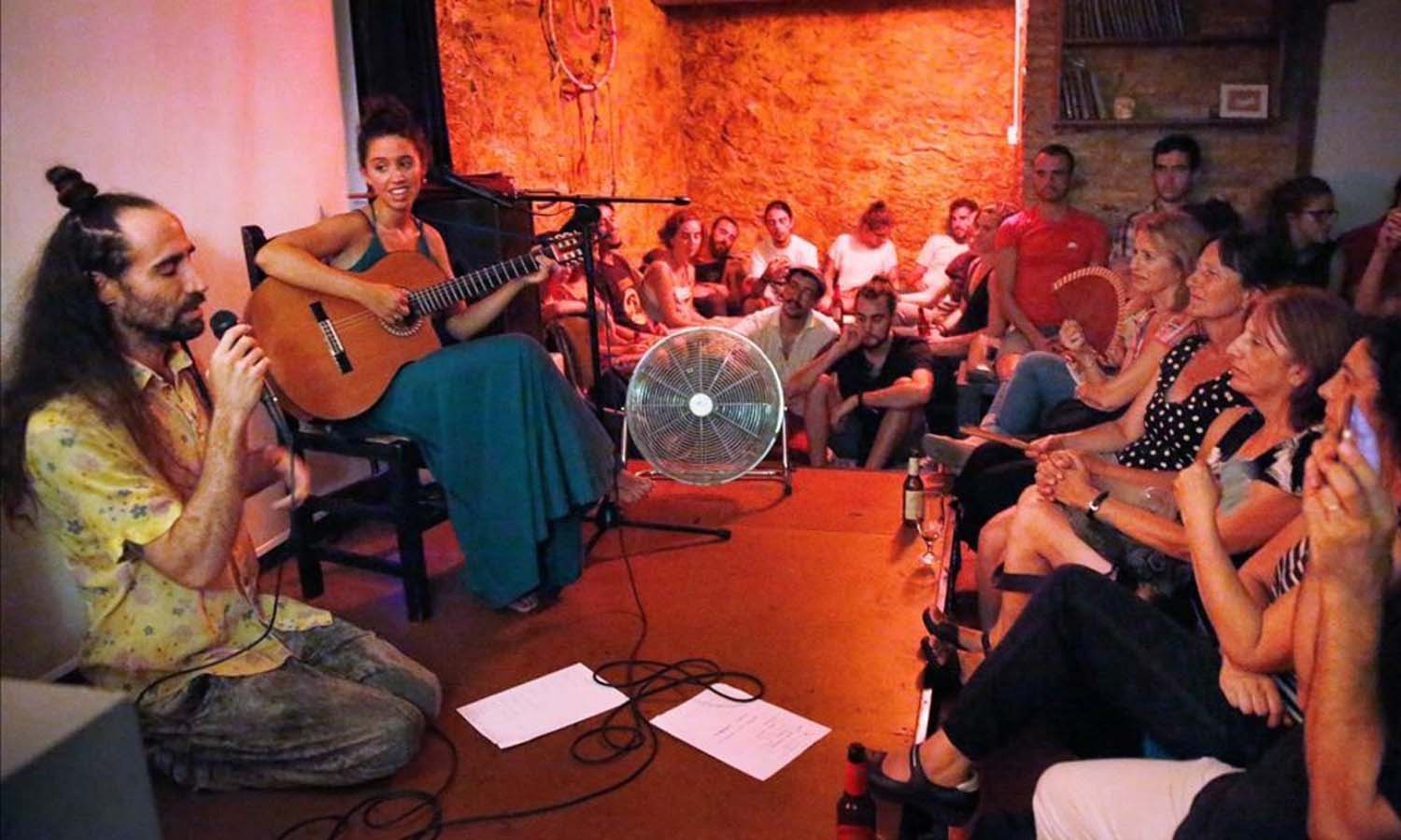 Concentración en Vitoria contra la nueva normativa sobre conciertos