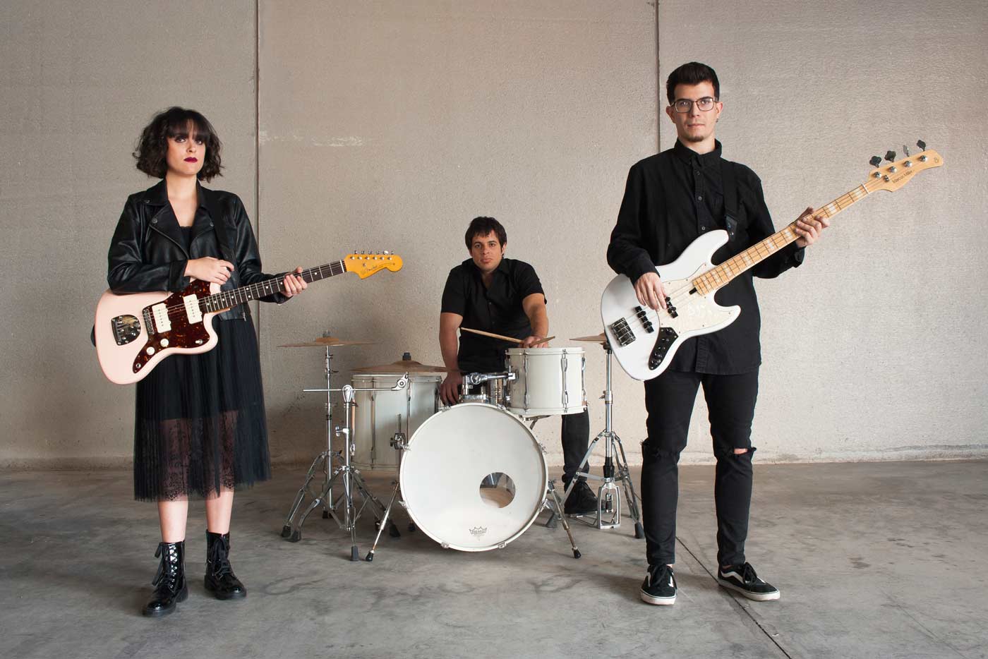 Estrenamos el primer single del EP debut de alison DARWIN