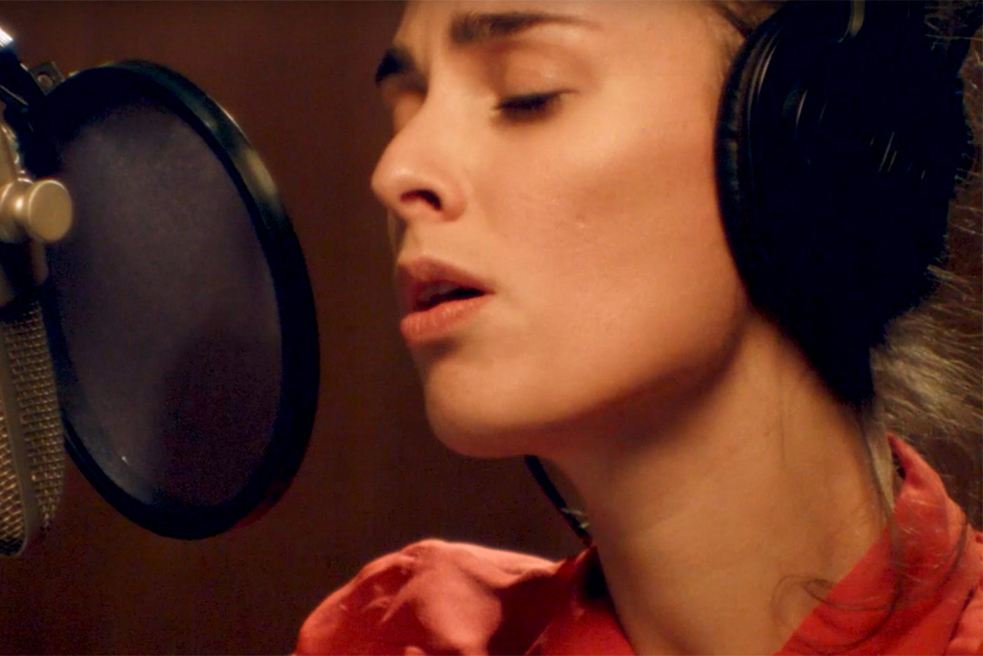 Estrenamos videoclip de la neoyorquina Sophie Auster