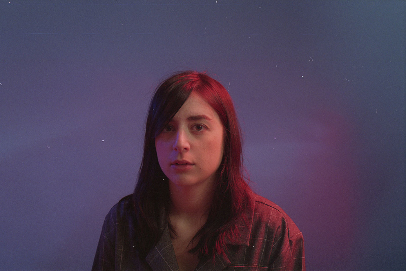 Carla lanza "It's a Race", primer avance de su nuevo álbum