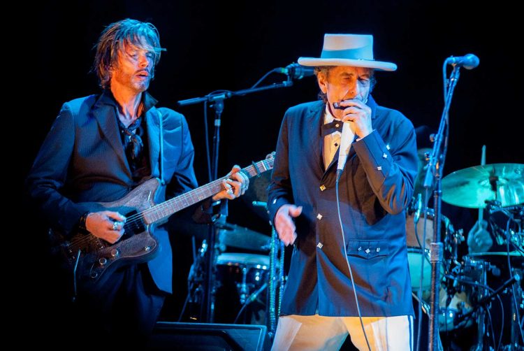Bob Dylan lanza nuevo single y anuncia disco con material propio