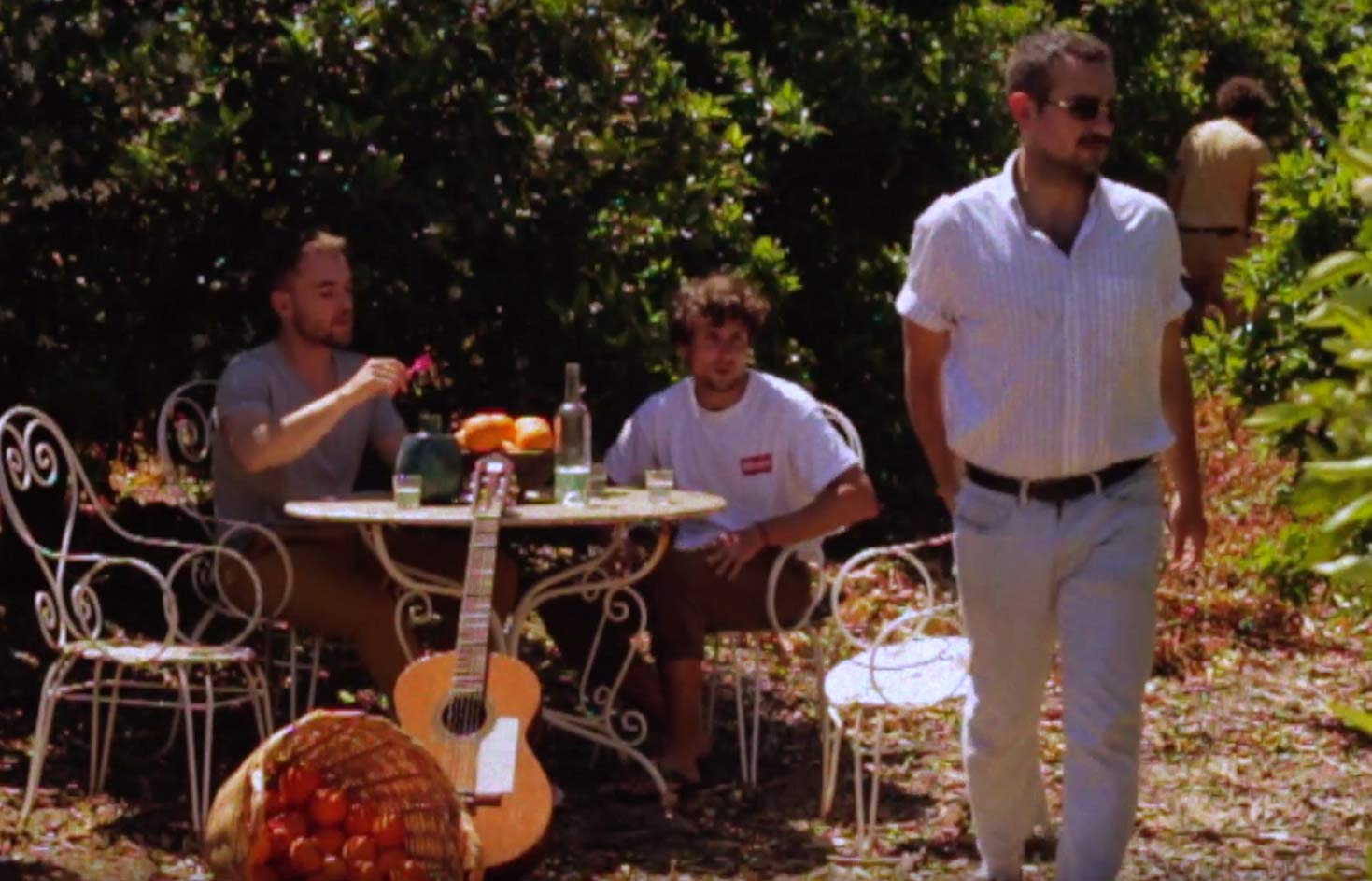 "Los Naranjos" es el nuevo adelanto de Vera Fauna