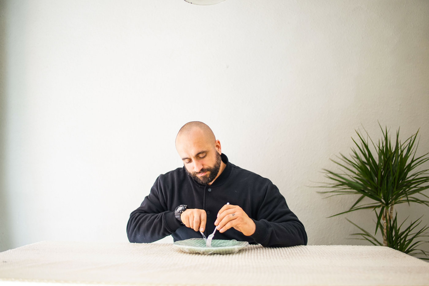 Estrenamos nuevo tema y videoclip de Elhombreviento